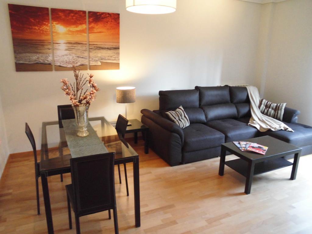 Apartamento Bellavista Apartment Lardero ภายนอก รูปภาพ
